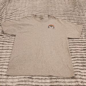 Super fun Heather gray skulls and rainbow patch Eighty eight tee, size large!